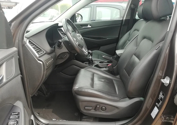Hyundai Tucson cena 75000 przebieg: 175000, rok produkcji 2015 z Nowy Dwór Gdański małe 352